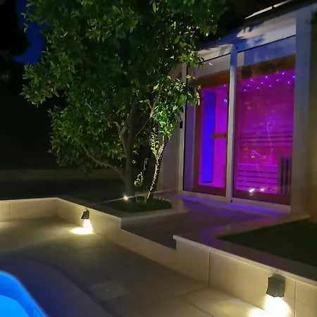 Amazing With New Private Pool,sauna,bbq *