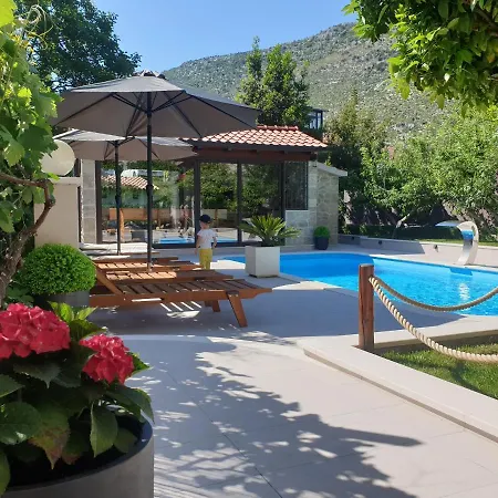Amazing With New Private Pool,sauna,bbq Apartman Žrnovnica