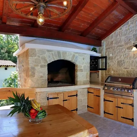 Apartman Amazing With New Private Pool,sauna,bbq Žrnovnica