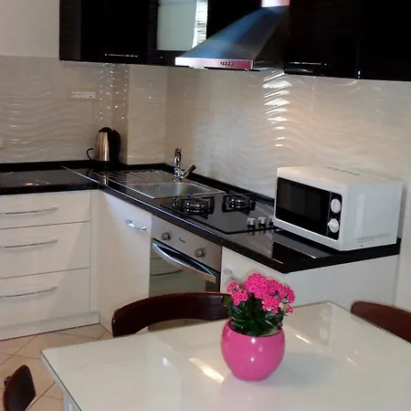 Apartman Amazing With New Private Pool,sauna,bbq Žrnovnica
